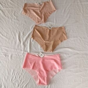 Victoria's Secret PINK Seamless No-Show Cheeky Panties Size S Lot of 3 NWT
